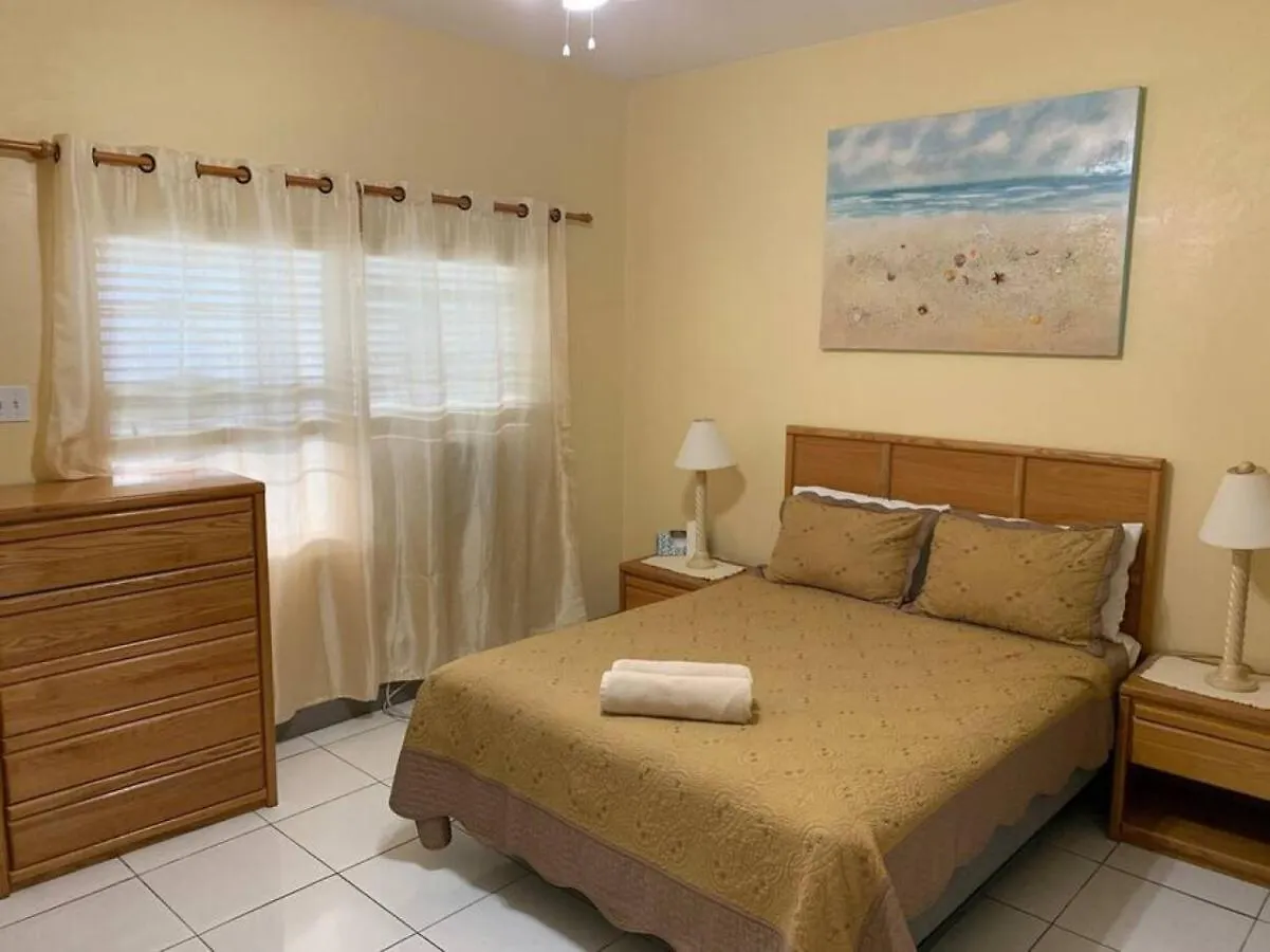 Suite 2A, Blue Pavilion - Steps To Seven Mile Beach -Value, Service, Comfort West Bay Apartment